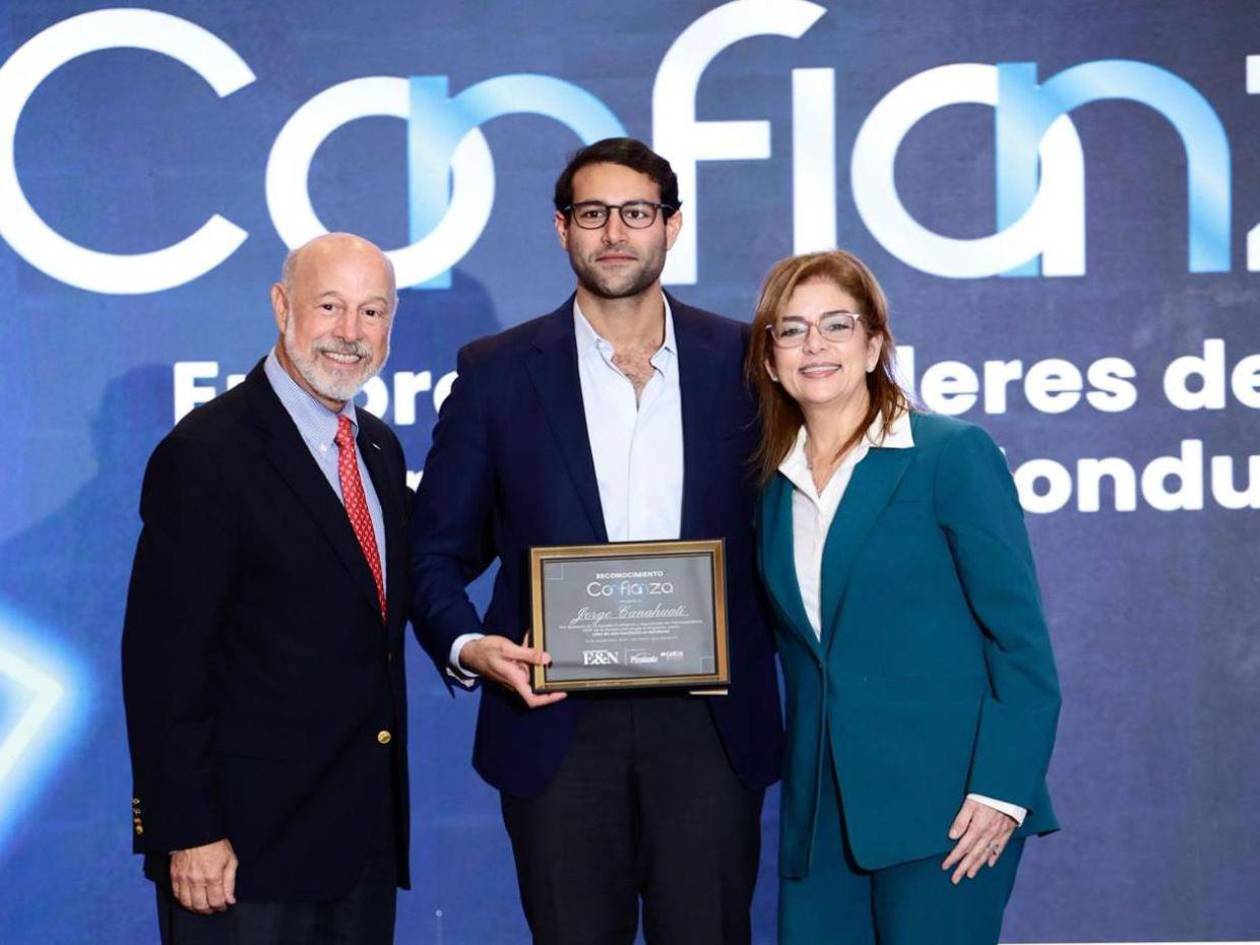 Líderes y empresas reciben los reconocimientos de Alta Confianza Honduras 2025