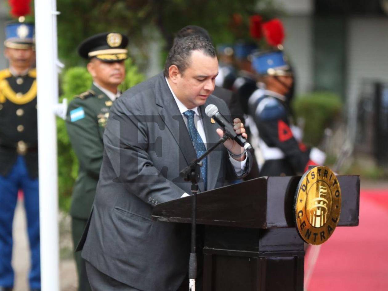 Con lectura del acta y Grito de Independencia arrancan fiestas patrias este 2025