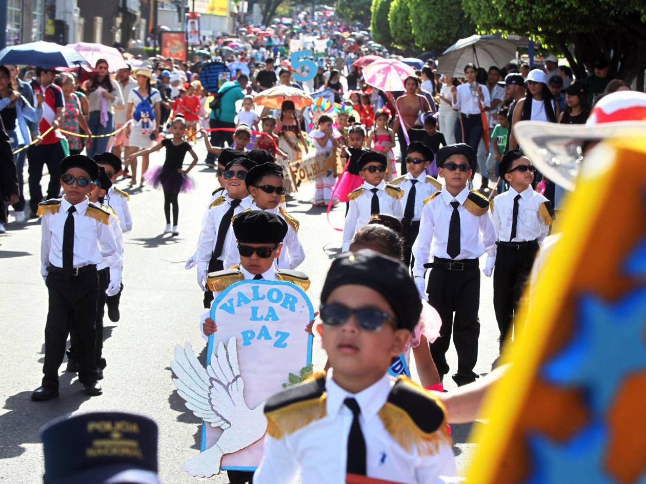 Niños de prebásica celebraron con fervor las fiestas patrias en la capital