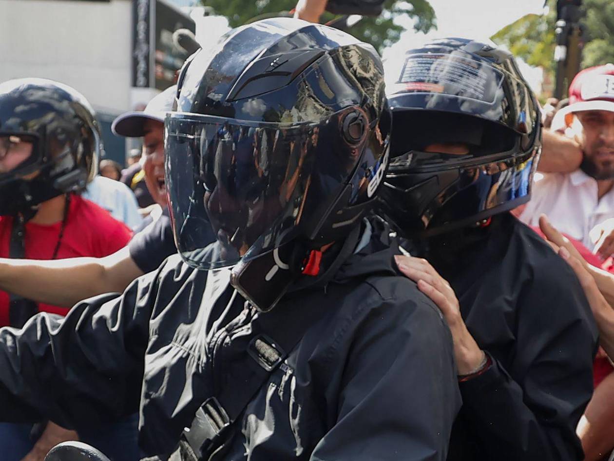 Ministerio del Interior confirma la detención del motorista de María Corina Machado