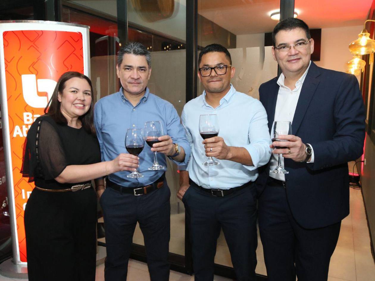 Luján 21 inaugura su segundo restaurante con tango, vino y comida argentina