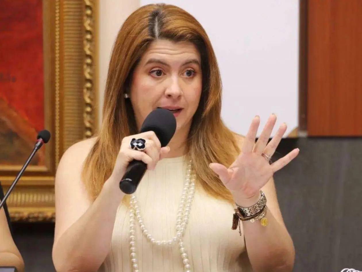Los partidos políticos han recibido más actas que nosotros mismos como CNE: Cossette López