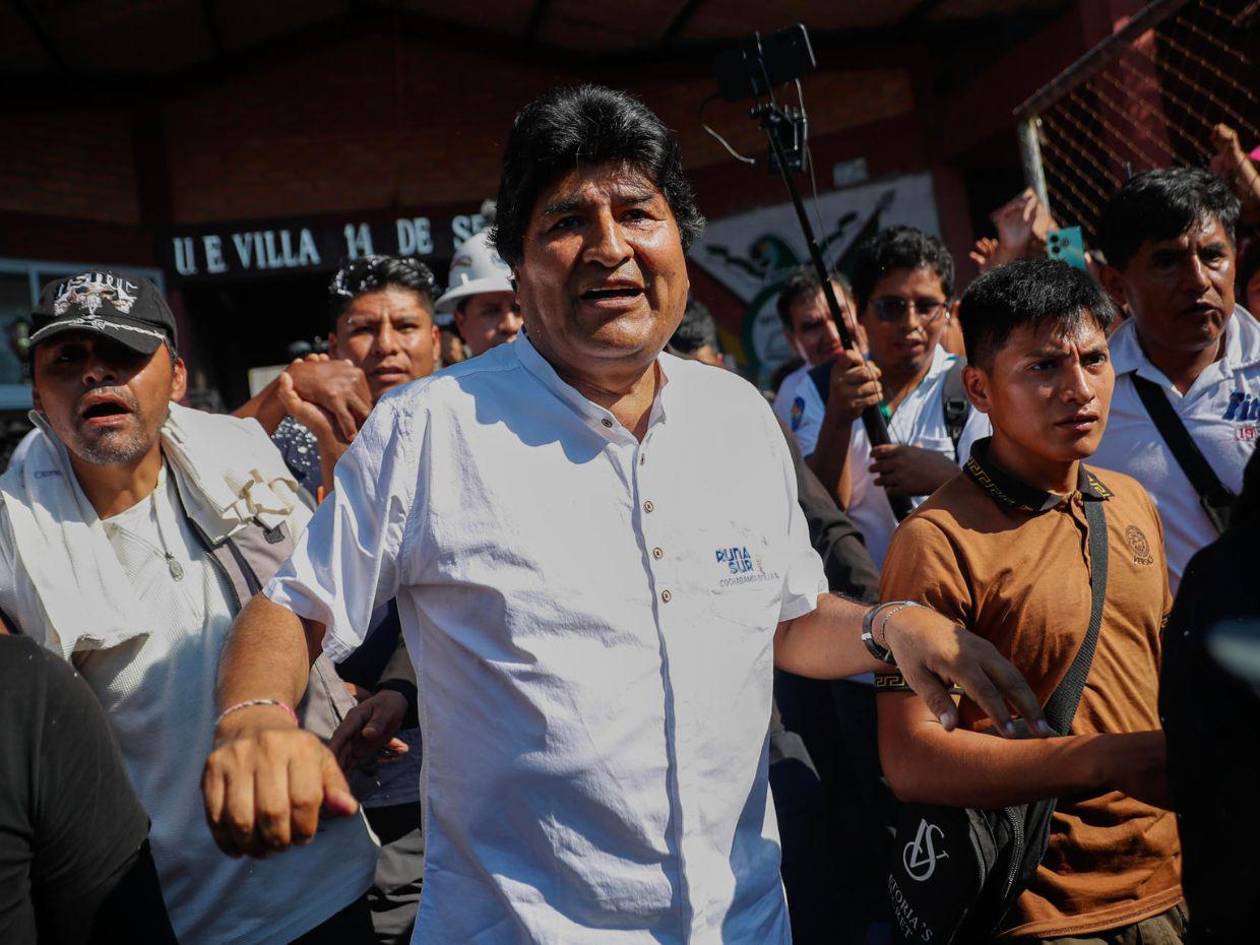 Evo Morales anula su voto y acusa al gobierno de preparar un fraude
