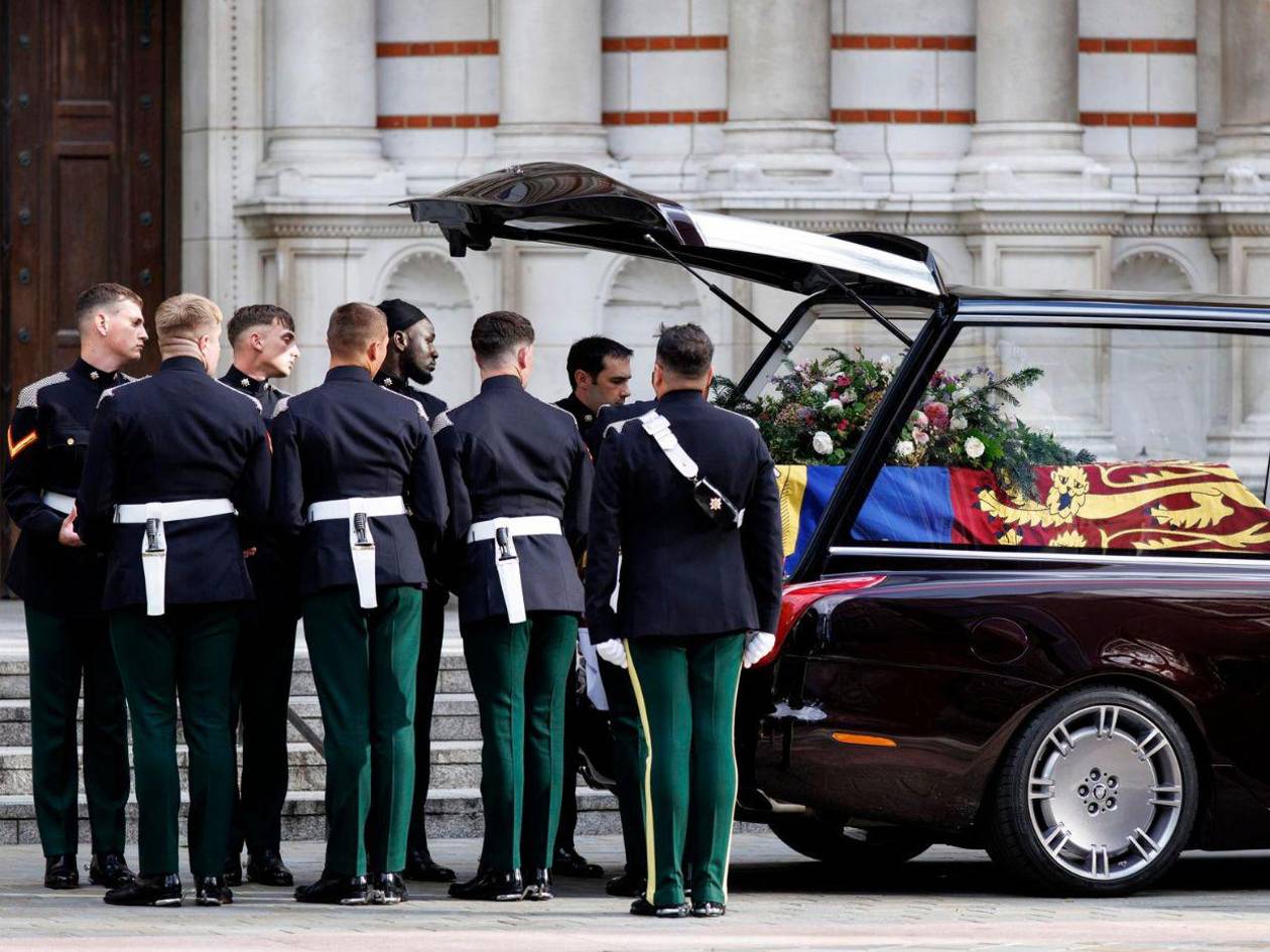 La realeza británica despide a la duquesa de Kent en un funeral católico sin precedentes desde 1701