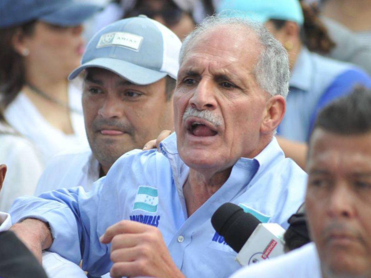 Nasry Asfura denuncia intento de imponer dispositivos biométricos