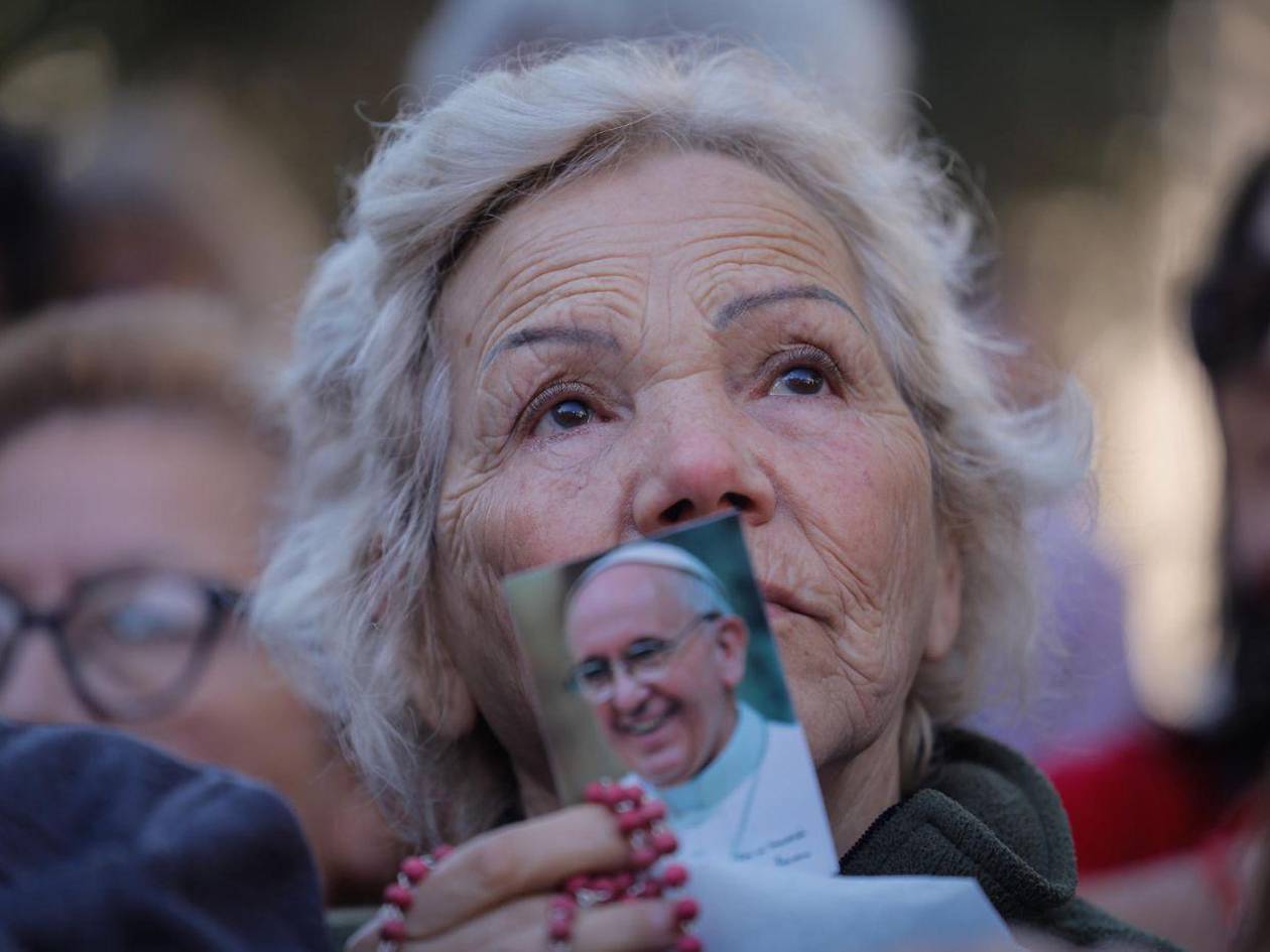 Apenas 70 personas acudieron a la vigilia por el papa en la catedral de Buenos Aires