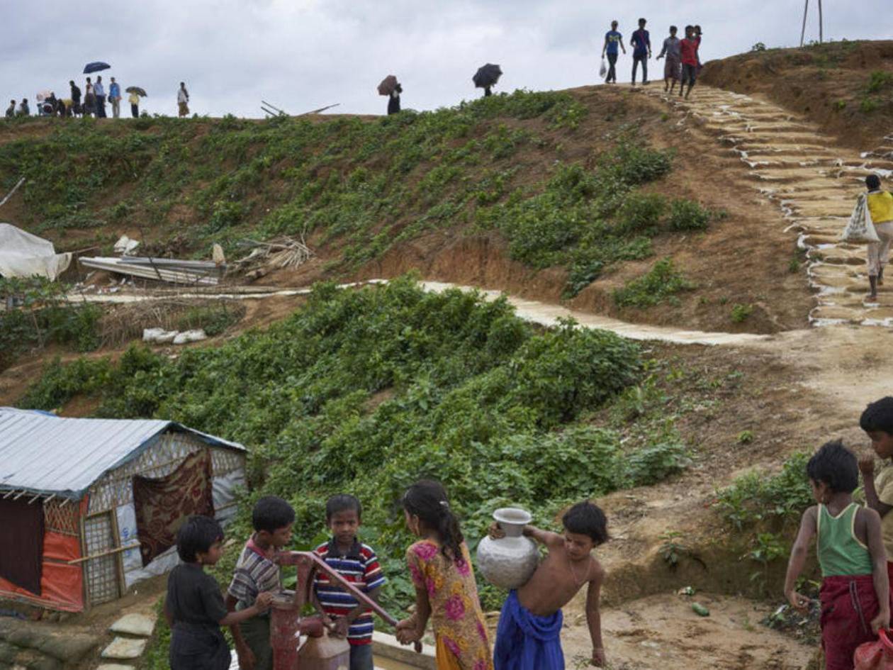 Birmania identifica a 180,000 refugiados rohinyás en Bangladés