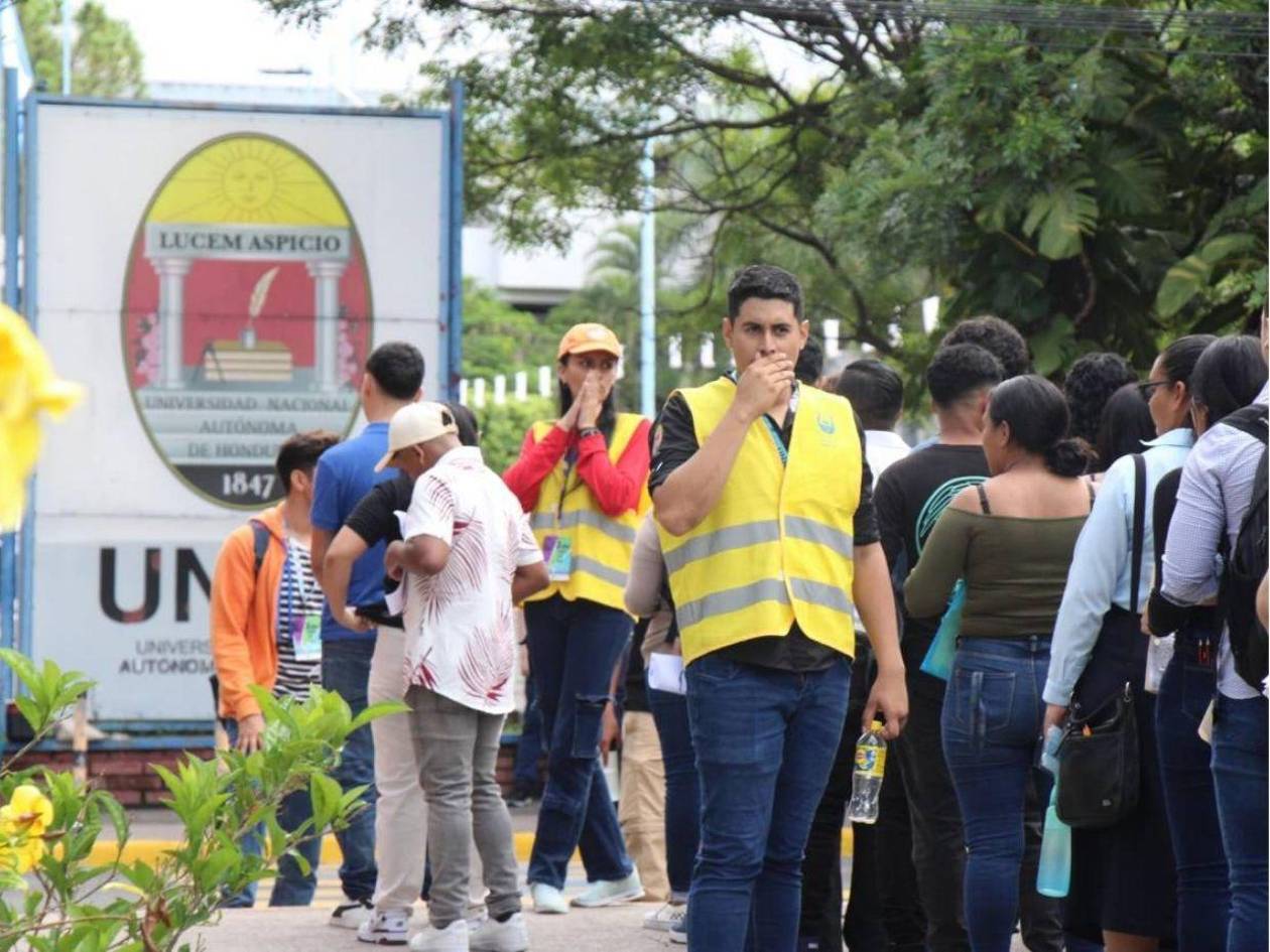 Fallas en el sistema: Unos 400 postulantes no lograron realizar admisión a la UNAH