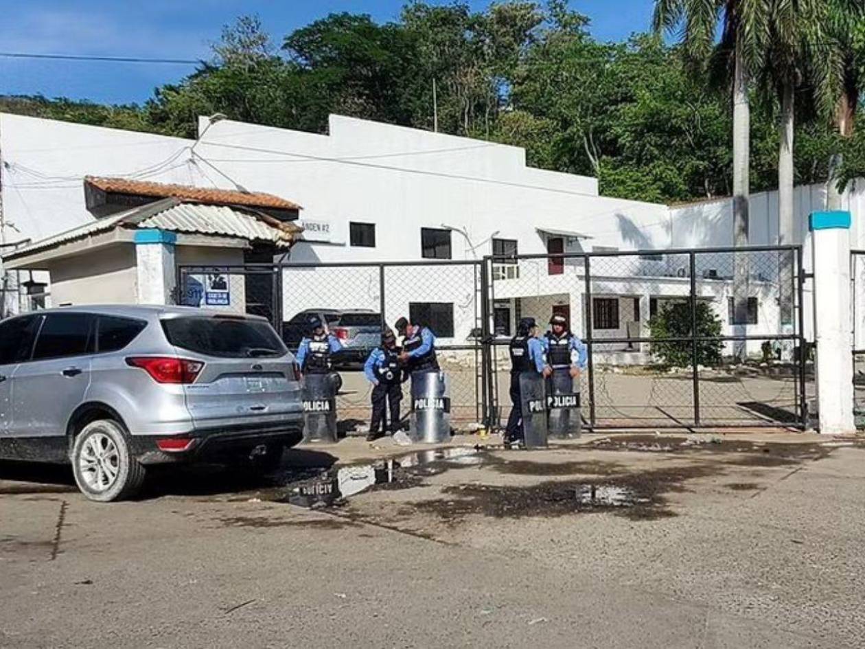 Atic asegura vehículos y documentos en sede de Koriun en Choloma