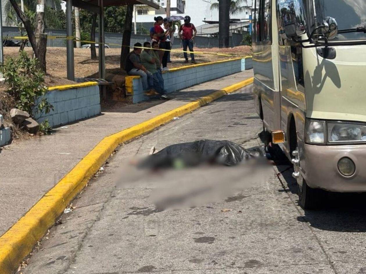 'Rapidito' que hacía retroceso atropella y mata a una mujer en el bulevar Fuerzas Armadas