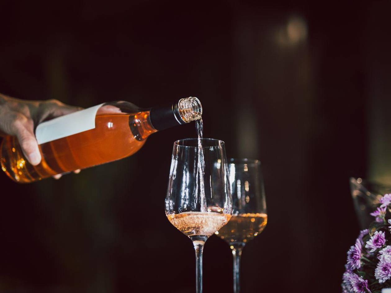 Hombre emborrachó a su esposa para que otros abusaran de ella en Francia