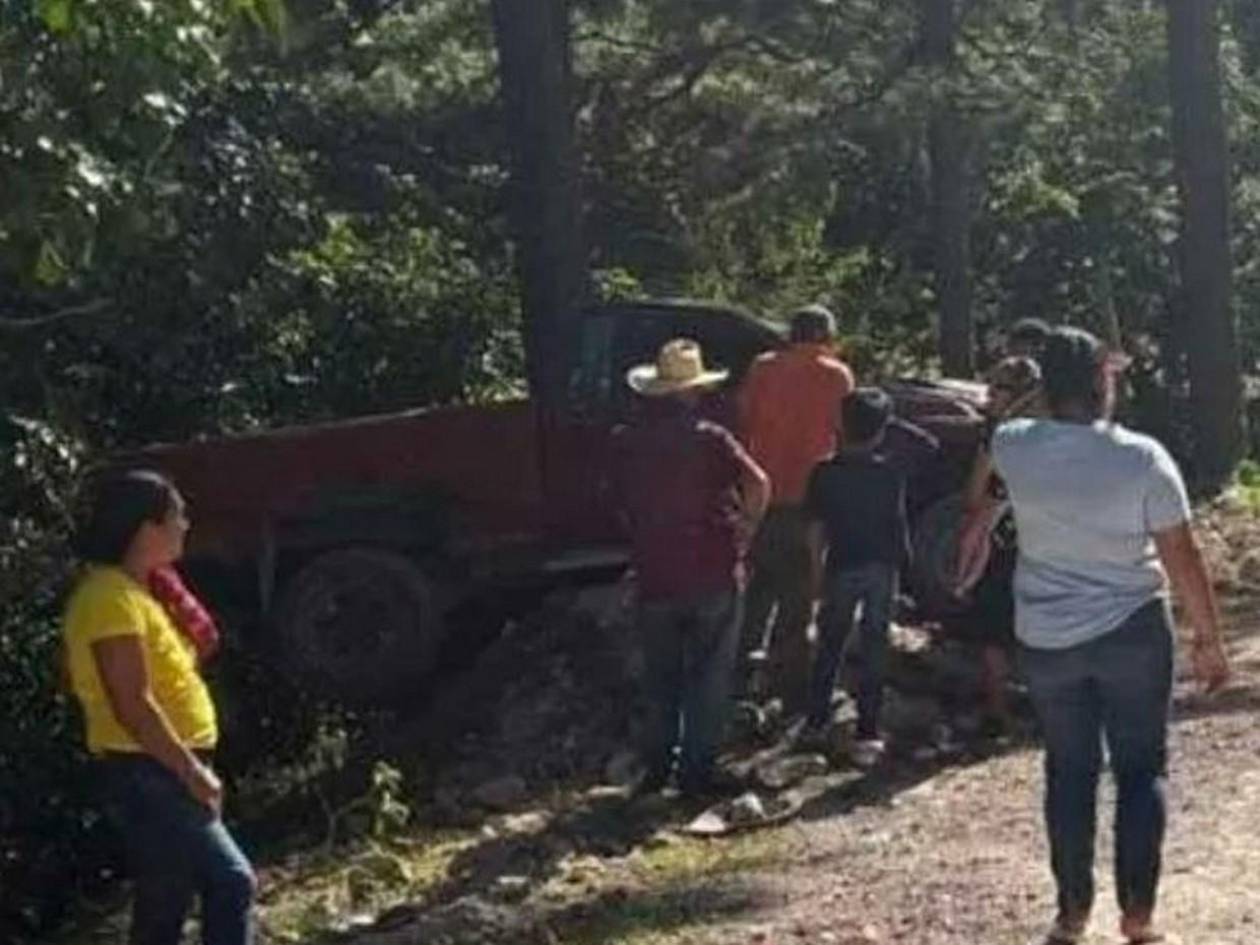 Mueren dos personas que resultaron heridas en volcamiento en Maraita