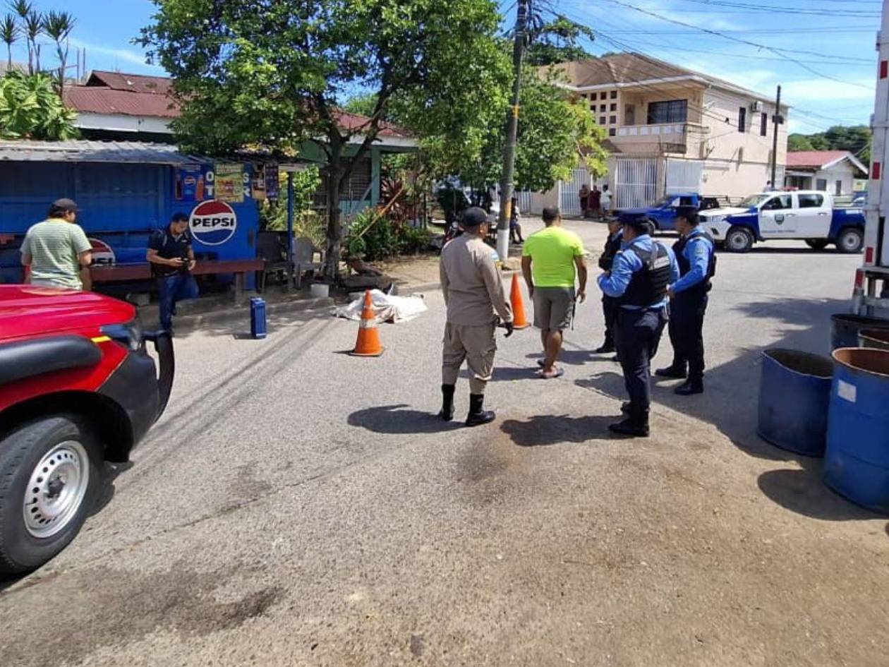 Hombre muere después ser atacado a disparos en el barrio Alvarado de La Ceiba
