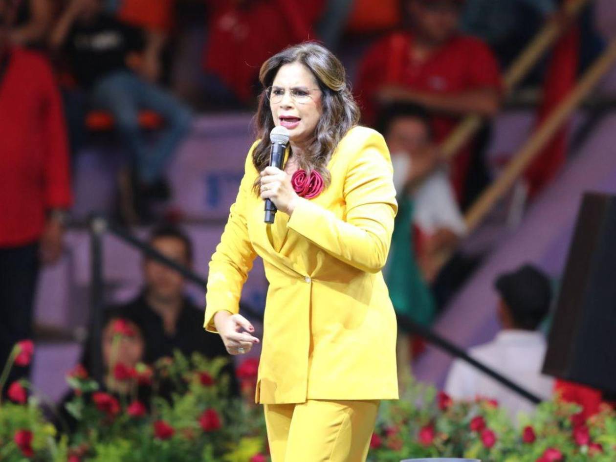 Rixi Moncada sobre las iglesias: El verdadero rostro de esta caminata es político