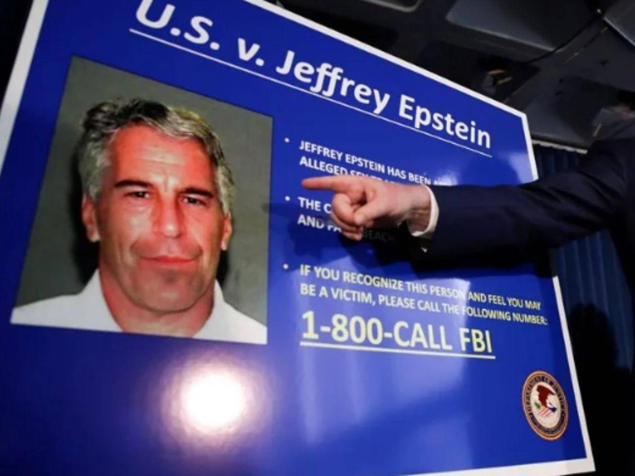 Publican más de 33 mil páginas de documentos relacionados con Jeffrey Epstein
