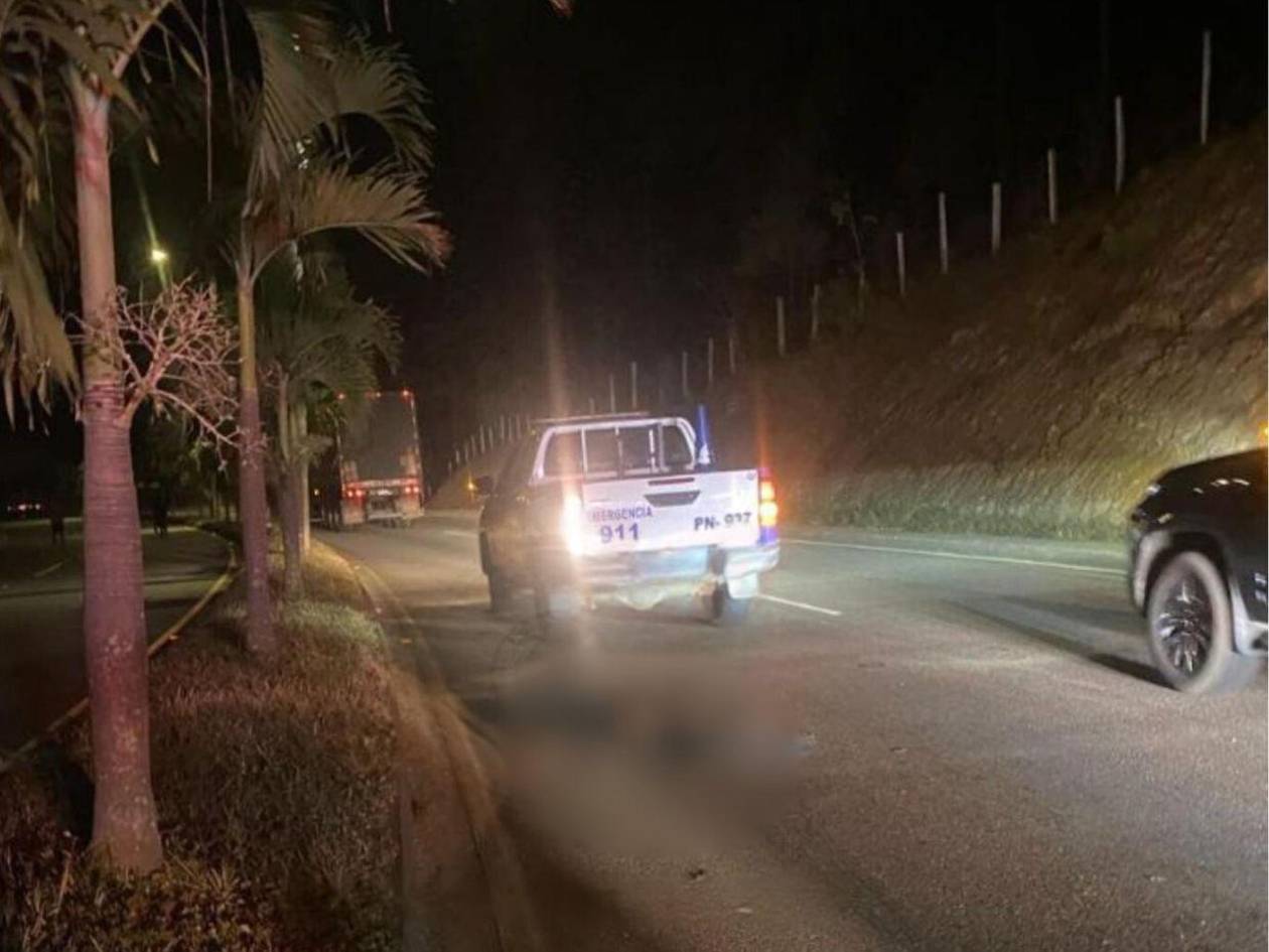 Joven muere y otro queda grave tras choque entre motocicleta y rastra en Olancho