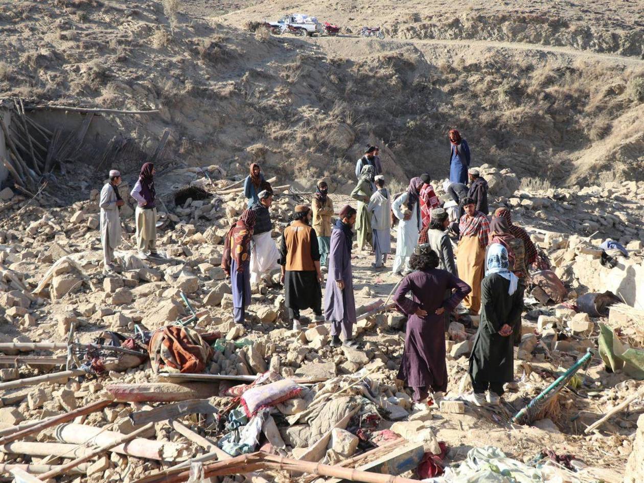 Afganistán acusa a Pakistán de bombardear su territorio y de matar al menos a 10 civiles