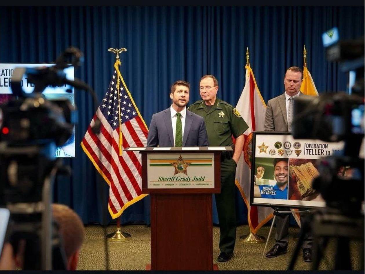 El fiscal de Florida invita a la gente a reportar a sus exparejas para deportarlas de EE UU