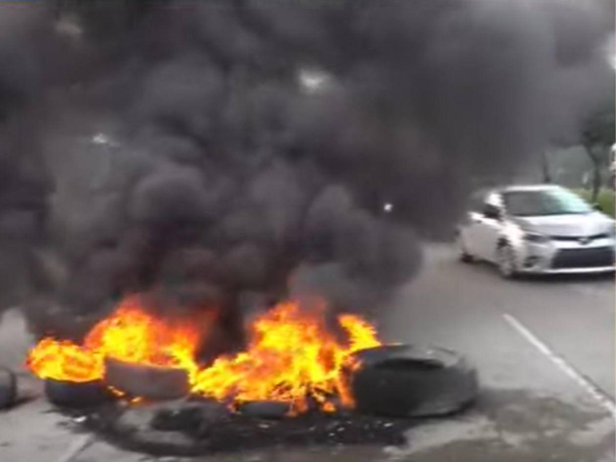 Habitantes de Chamelecón bloquean el bulevar del sur en San Pedro Sula