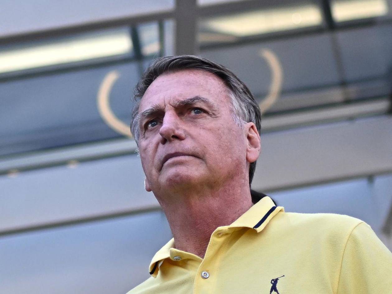 Ordenan reforzar vigilancia en la casa de Jair Bolsonaro por riesgo de fuga