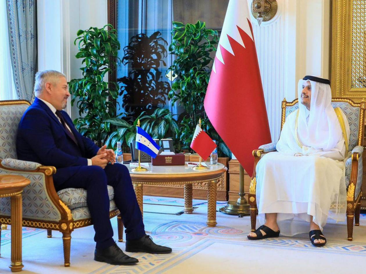 Catar muestra interés en el financiamiento del tren interoceánico de Honduras