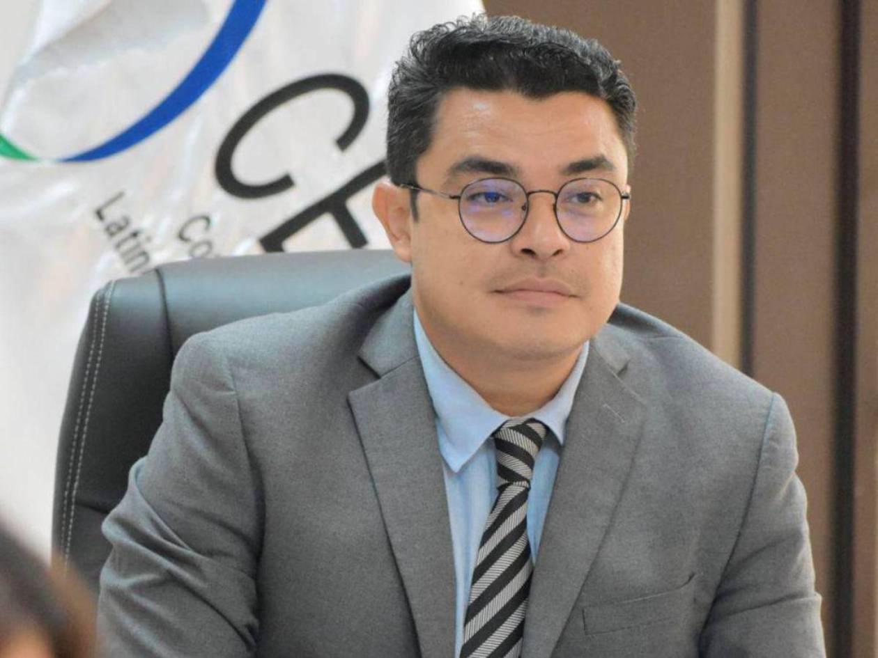 Acusan al vicecanciller Gerardo Torres de chantajear a una mujer para evitar demanda por pensión alimenticia