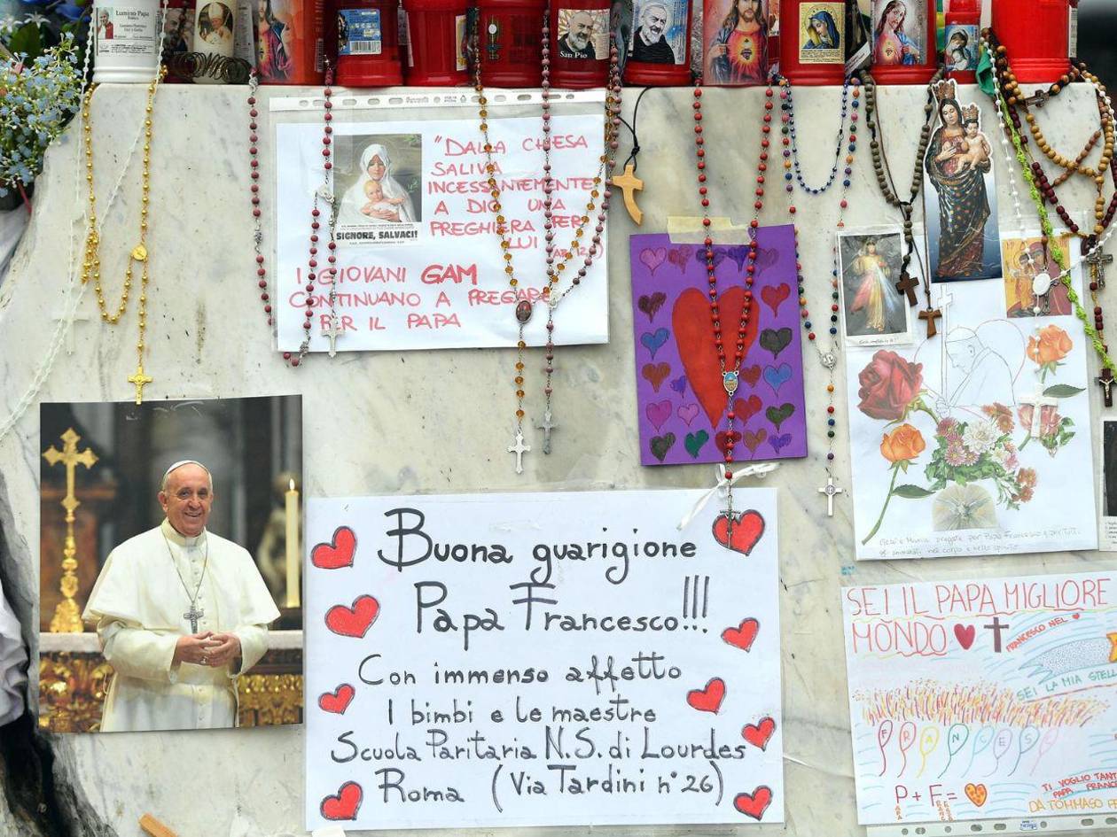 Papa Francisco sigue con terapia hospitalaria y preparó misa del Jubileo