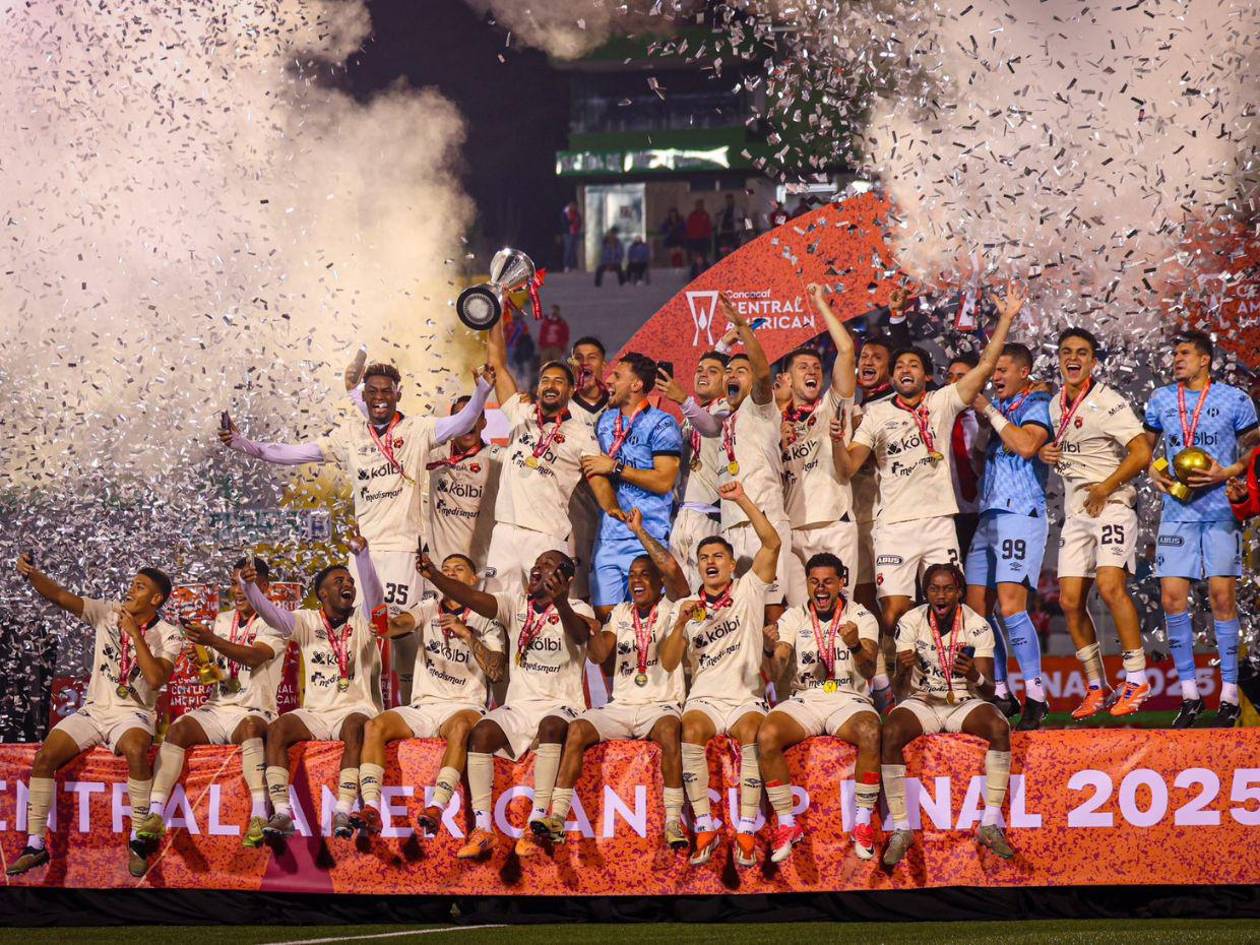 'La Liga' es tricampeón de la Copa Centroamericana al vencer a Xelajú en penales
