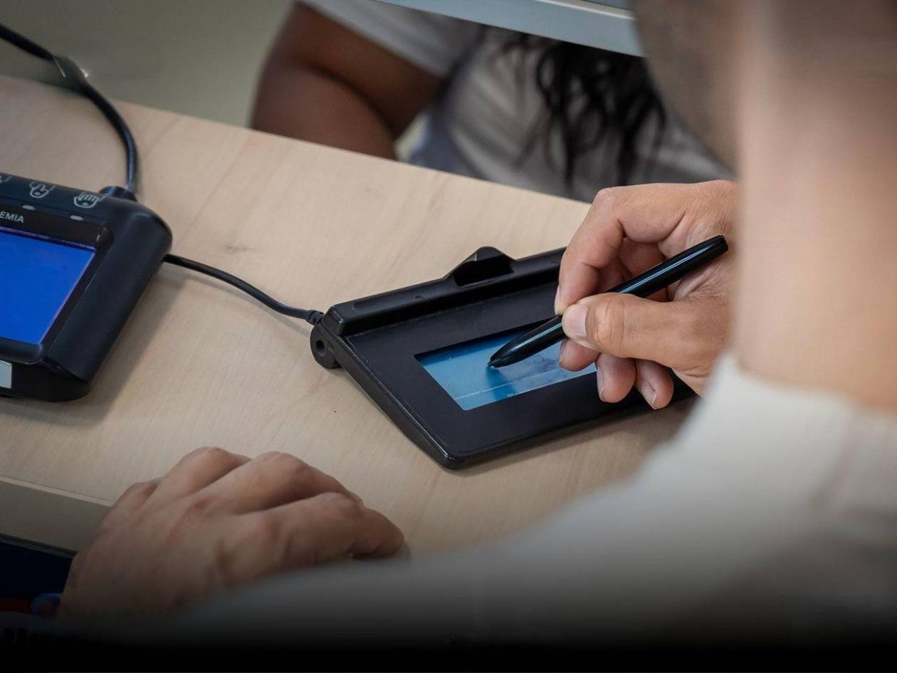 Aprueban nuevas condiciones para otorgar residencia hondureña a extranjeros