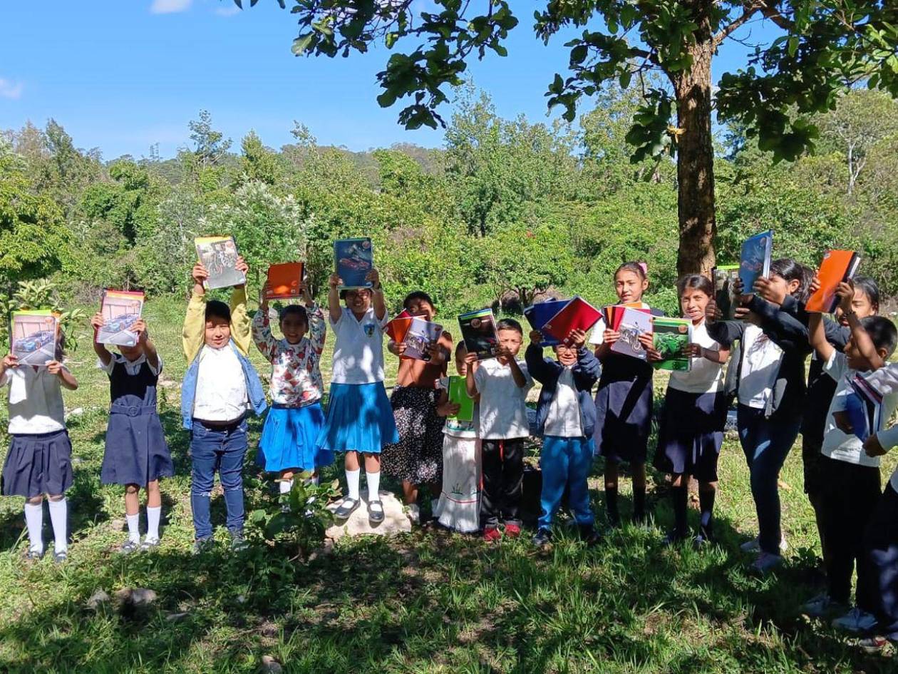 Maratón del Saber llega a Ulasala y El Trigal donde los niños no  tienen aulas ni pizarras