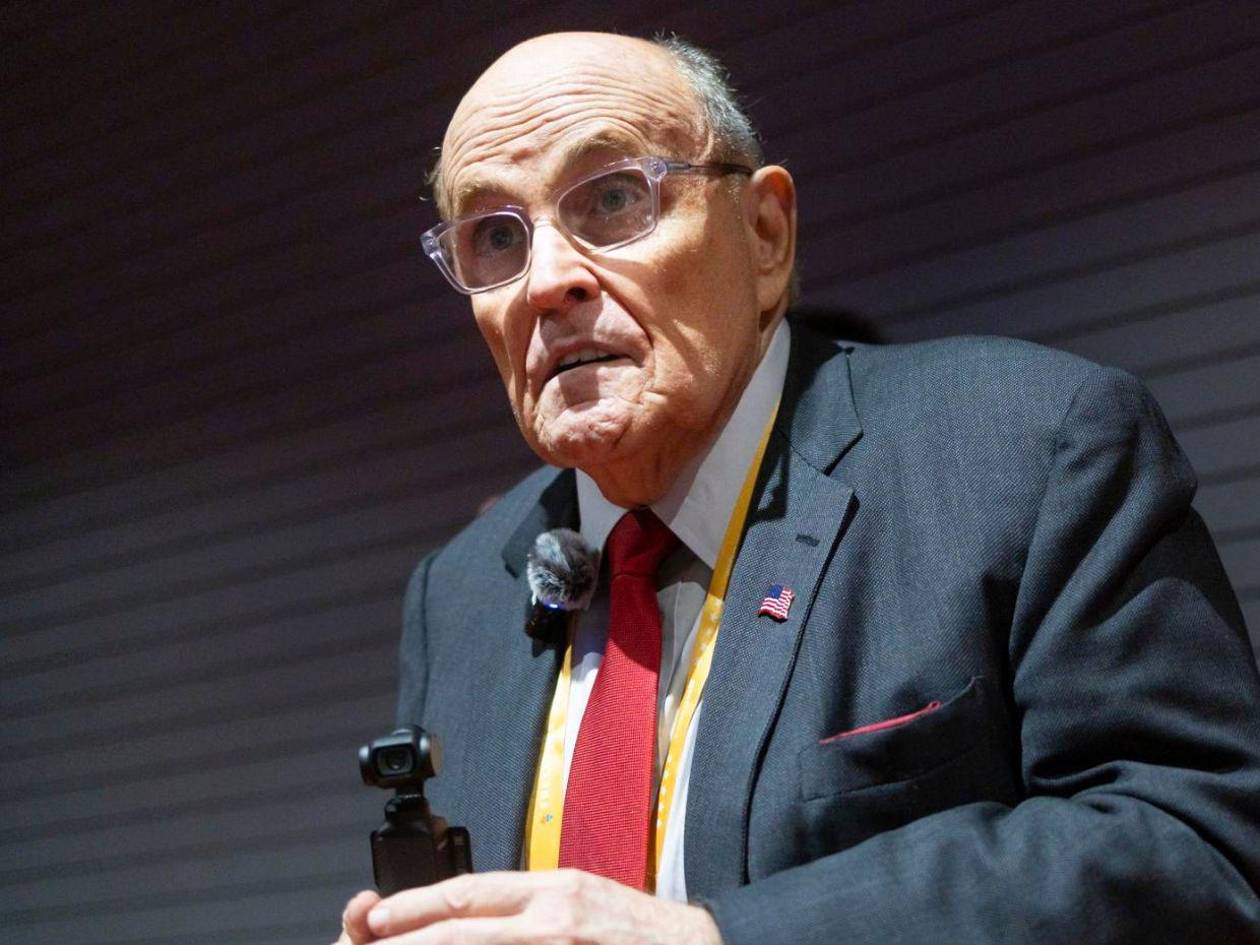 Rudy Giuliani, exalcalde de Nueva York, es hospitalizado tras accidente de carro