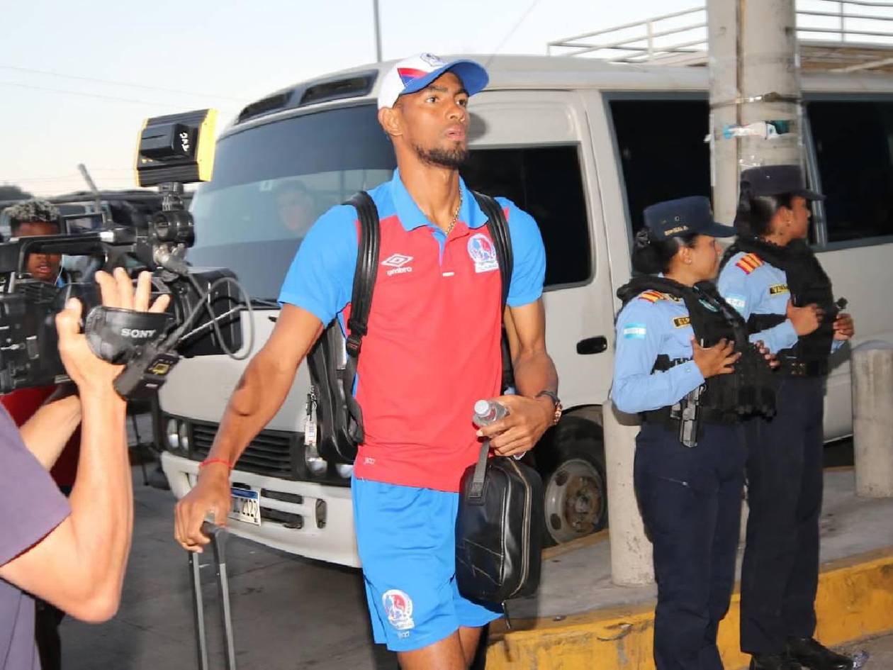 Comisión de Disciplina toma decisión tras golpe de Begtson a aficionado: ¿Hay castigo?