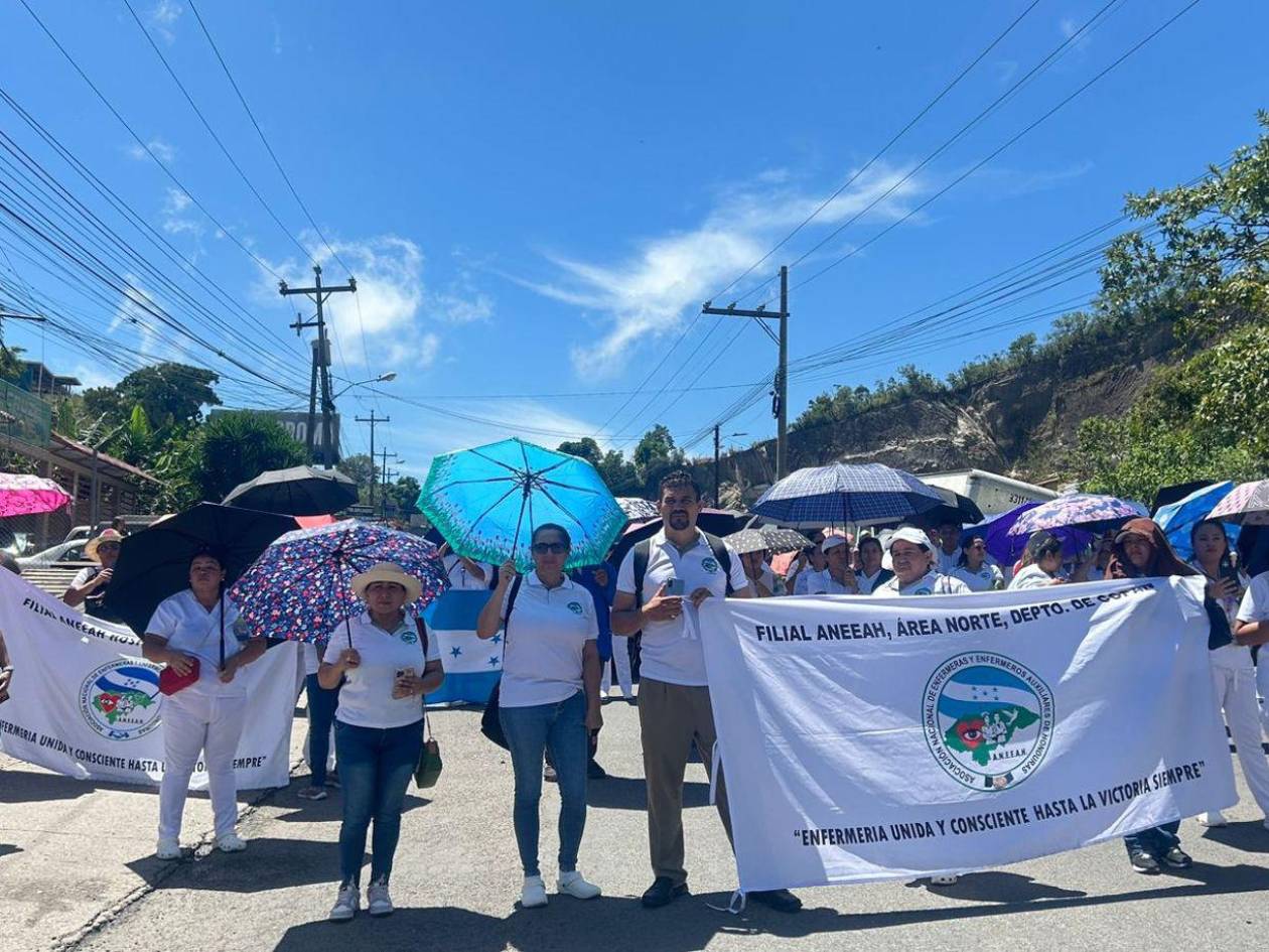 Enfermeras auxiliares llevan 12 días en protesta y piden a los hondureños unirse a su lucha