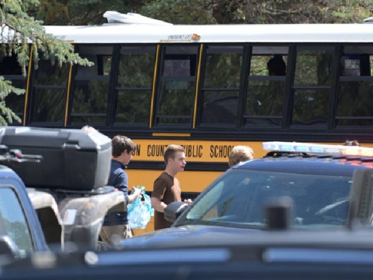 Tiroteo deja al menos tres adolescentes heridos en escuela en Denver, Colorado