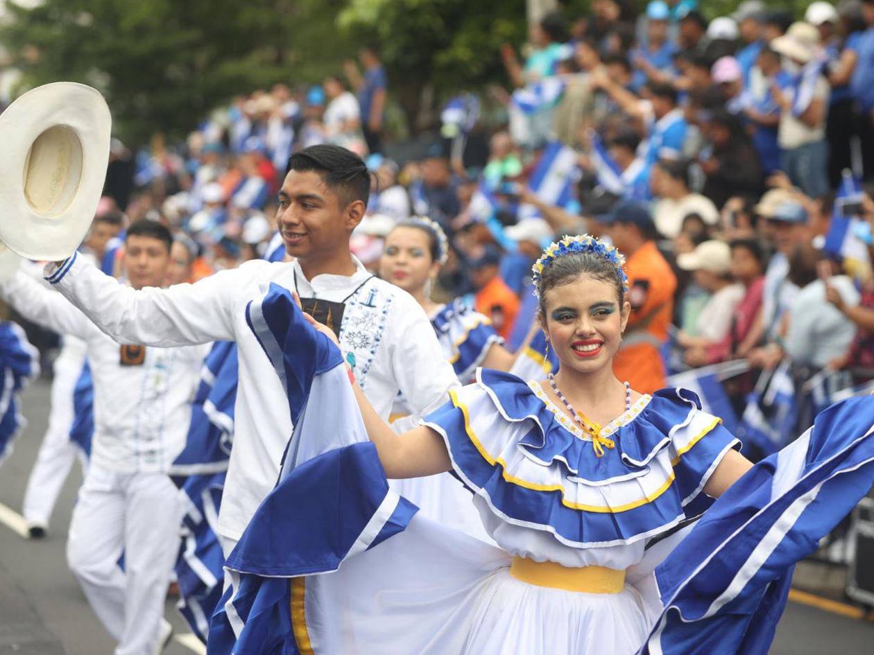 El Salvador también celebra los 204 años de independencia