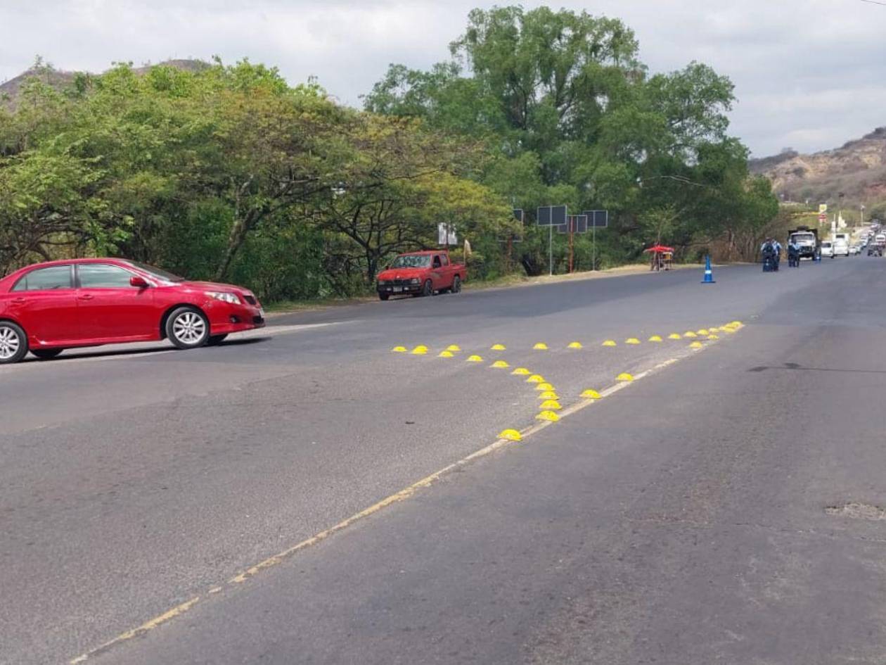 Pobladores de Valle de Ángeles y Santa Lucía exigen solución a desesperante tráfico