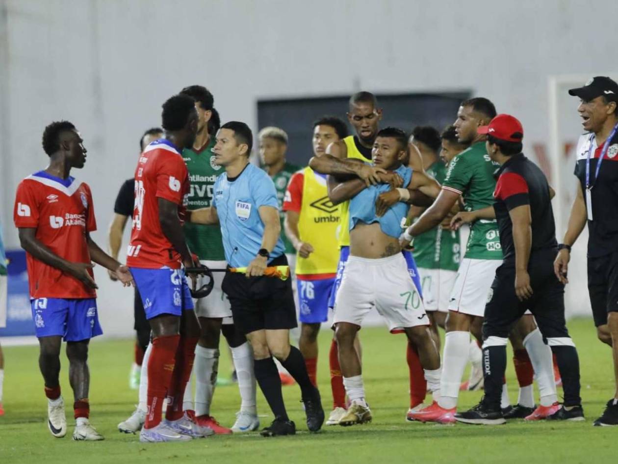 Jugadores de Marathón y Olimpia metidos en graves problemas tras pelea en el clásico