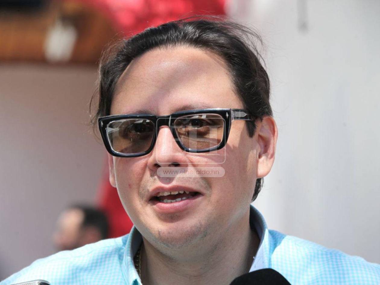 Eduardo Martell denuncia que el Partido Nacional moviliza la mafia dentro del CNE