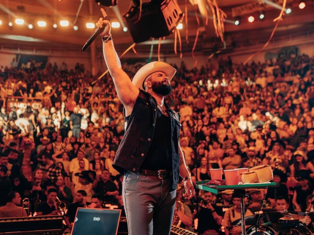 Todo listo para la “Primera cita” de Carín León en Tegucigalpa