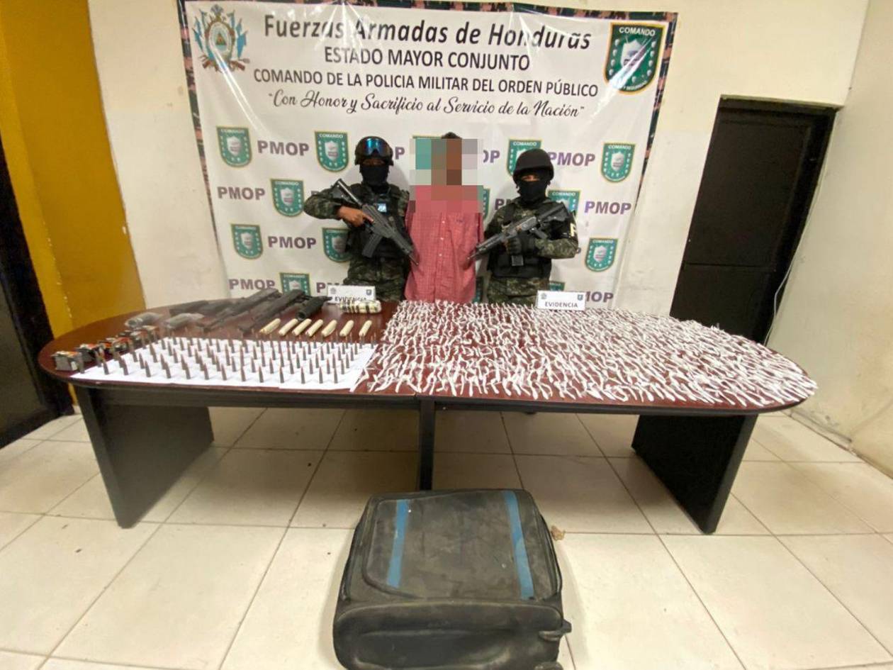 Con armas de guerra y droga capturan a miembro de estructura criminal
