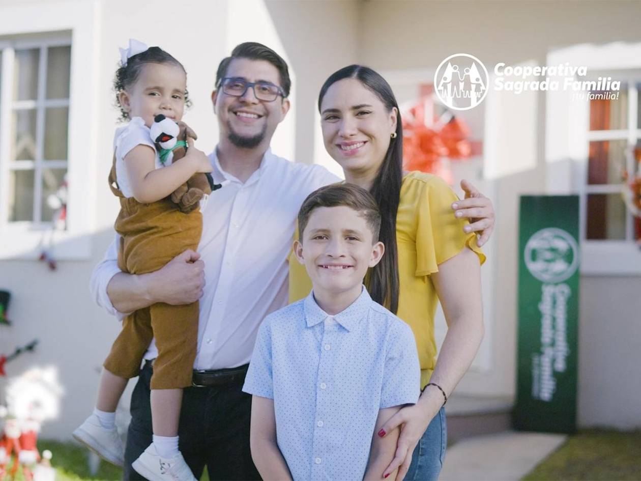 Cooperativa Sagrada Familia cierra su campaña navideña regalando una casa de L 1.5 millones