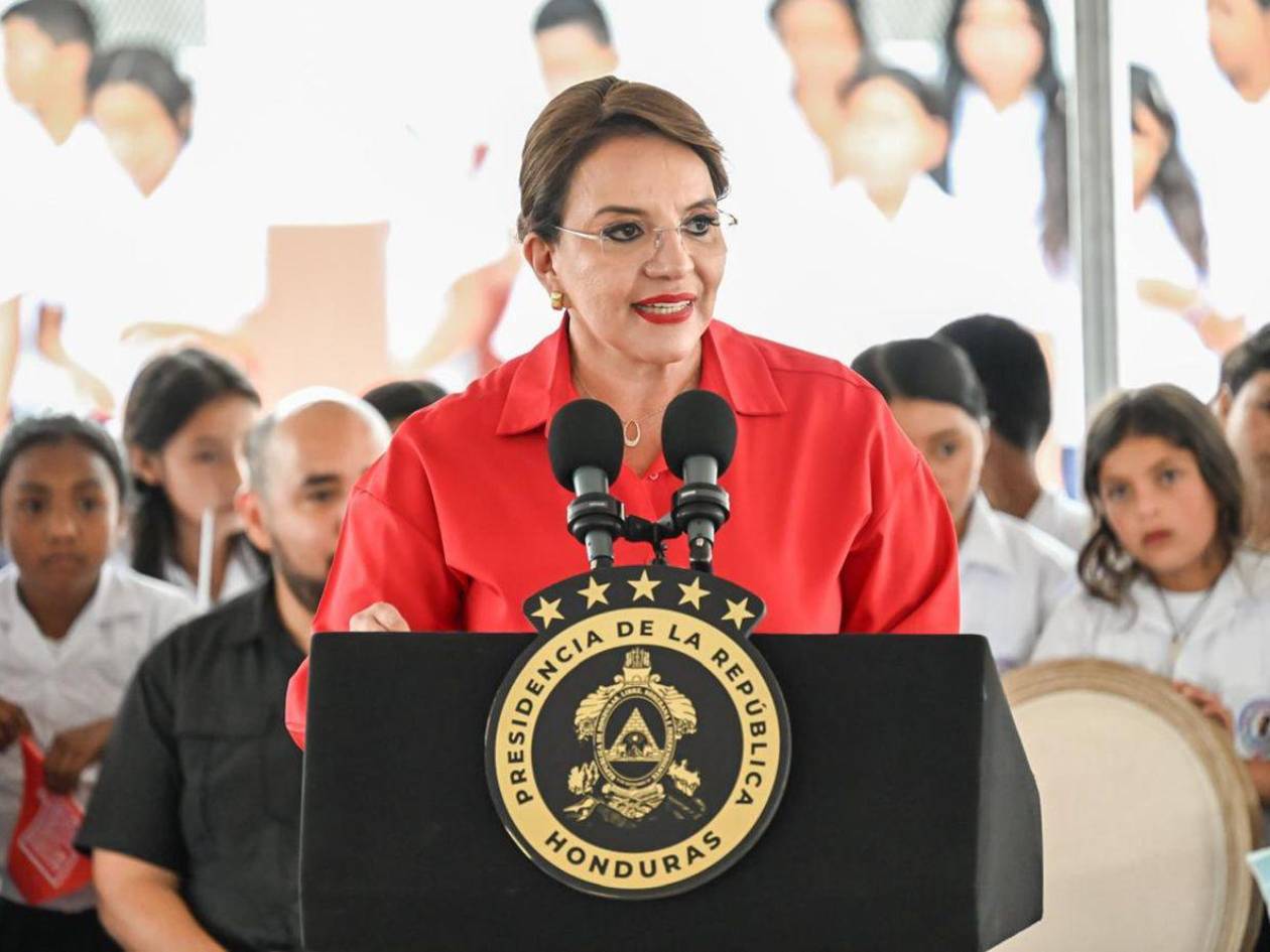 Presidenta inaugura reconstrucción de dos centros educativos en La Paz