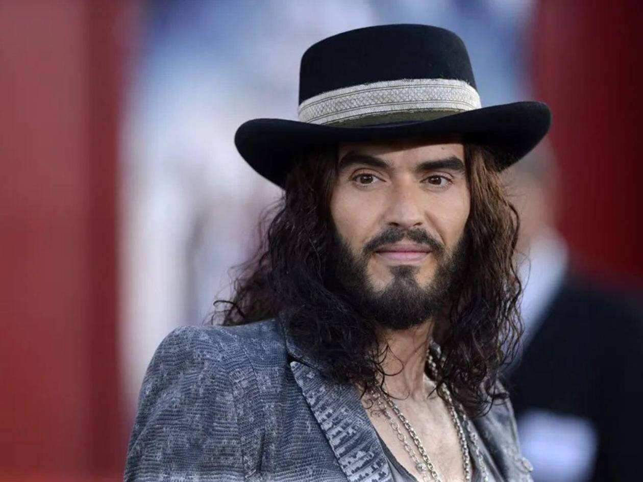 Russell Brand, actor acusado de violación y agresión sexual en Reino Unido
