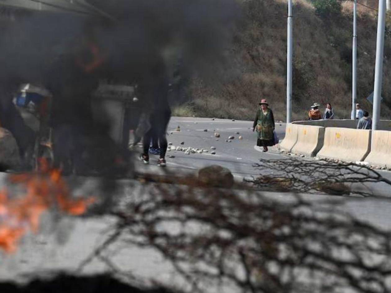 Bolivia suma bloqueos y crece la tensión política y social