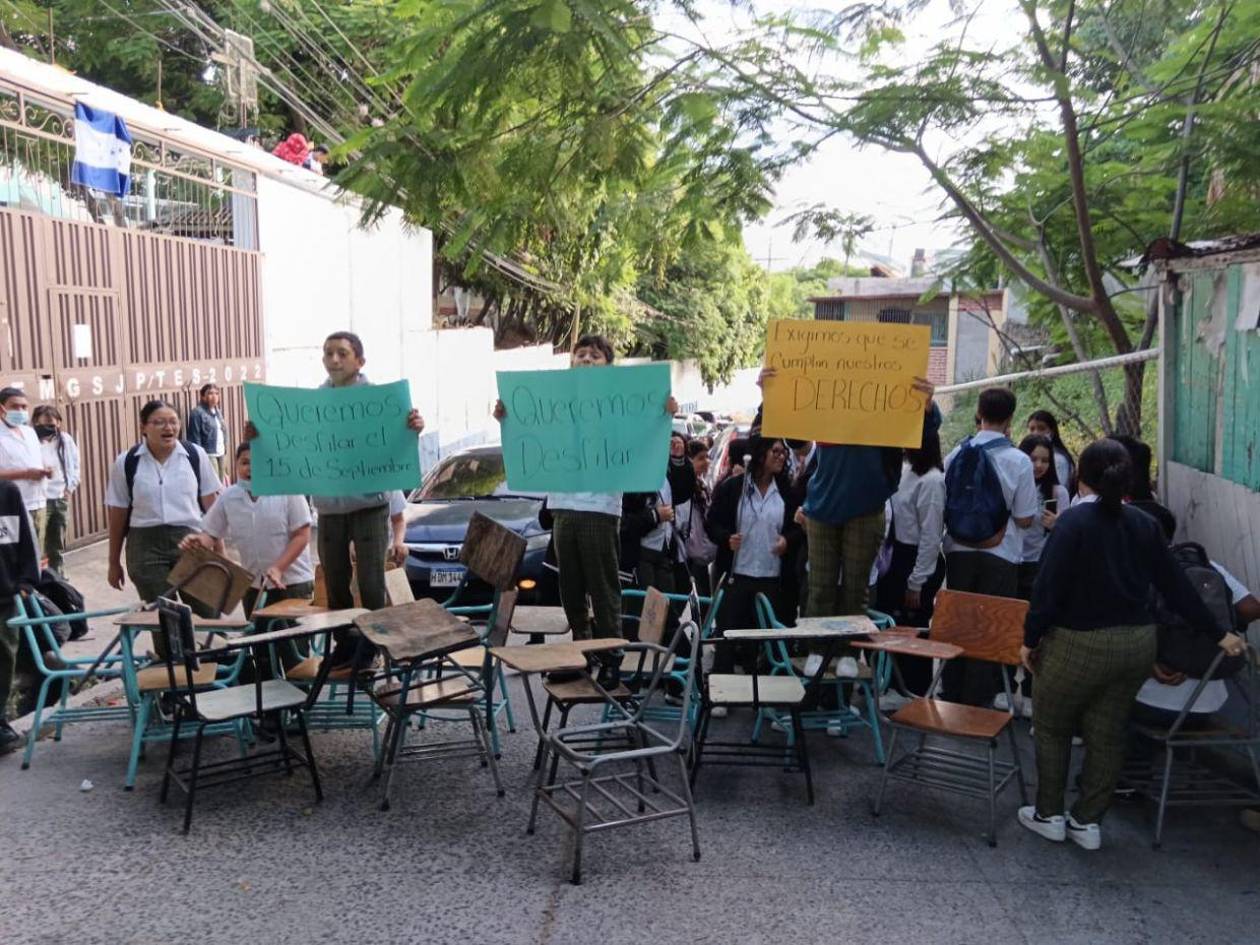 Estudiantes del San José del Pedregal piden desfilar este 15 de septiembre