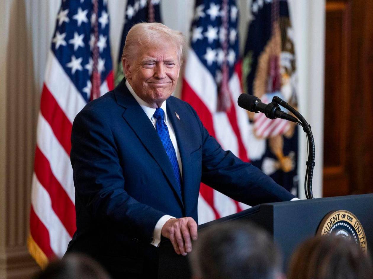 Trump ordena al Pentágono preparar 30 mil camas para migrantes en Guantánamo