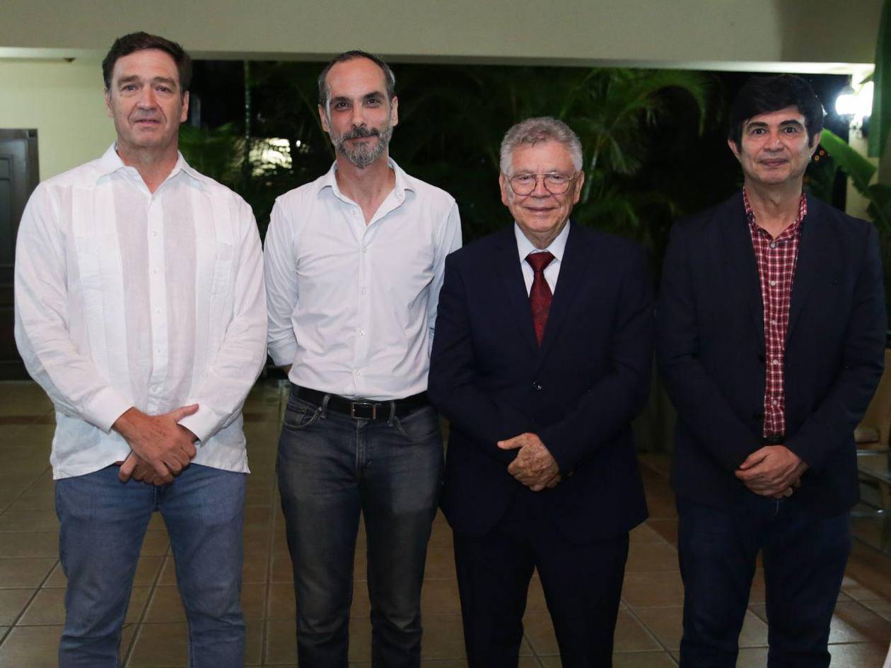 Embajador de España reconoce labor de José Carlos Balaguer  en el CCET