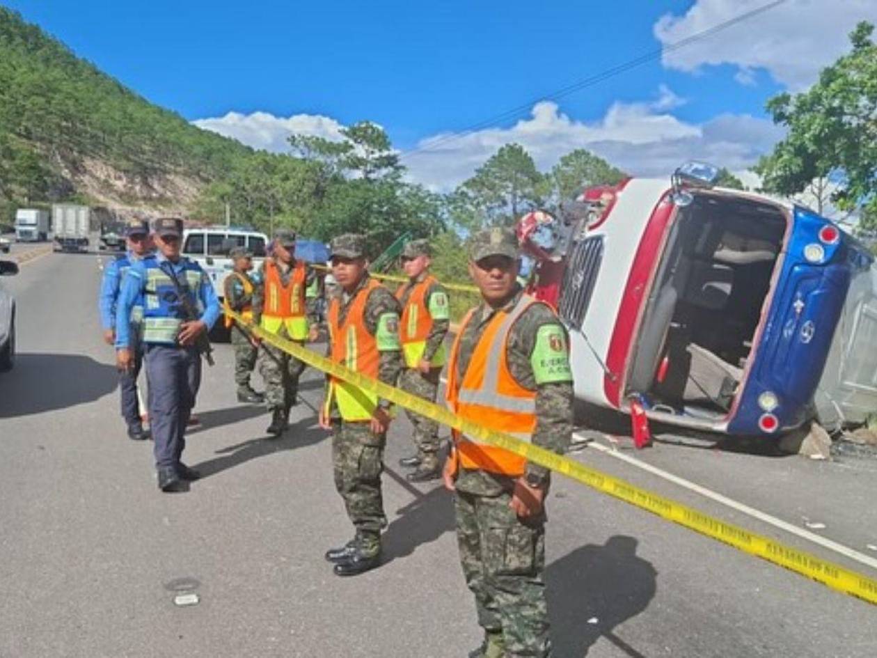 Padre e hijo mueren tras accidente de bus en la CA-5; hay varios heridos