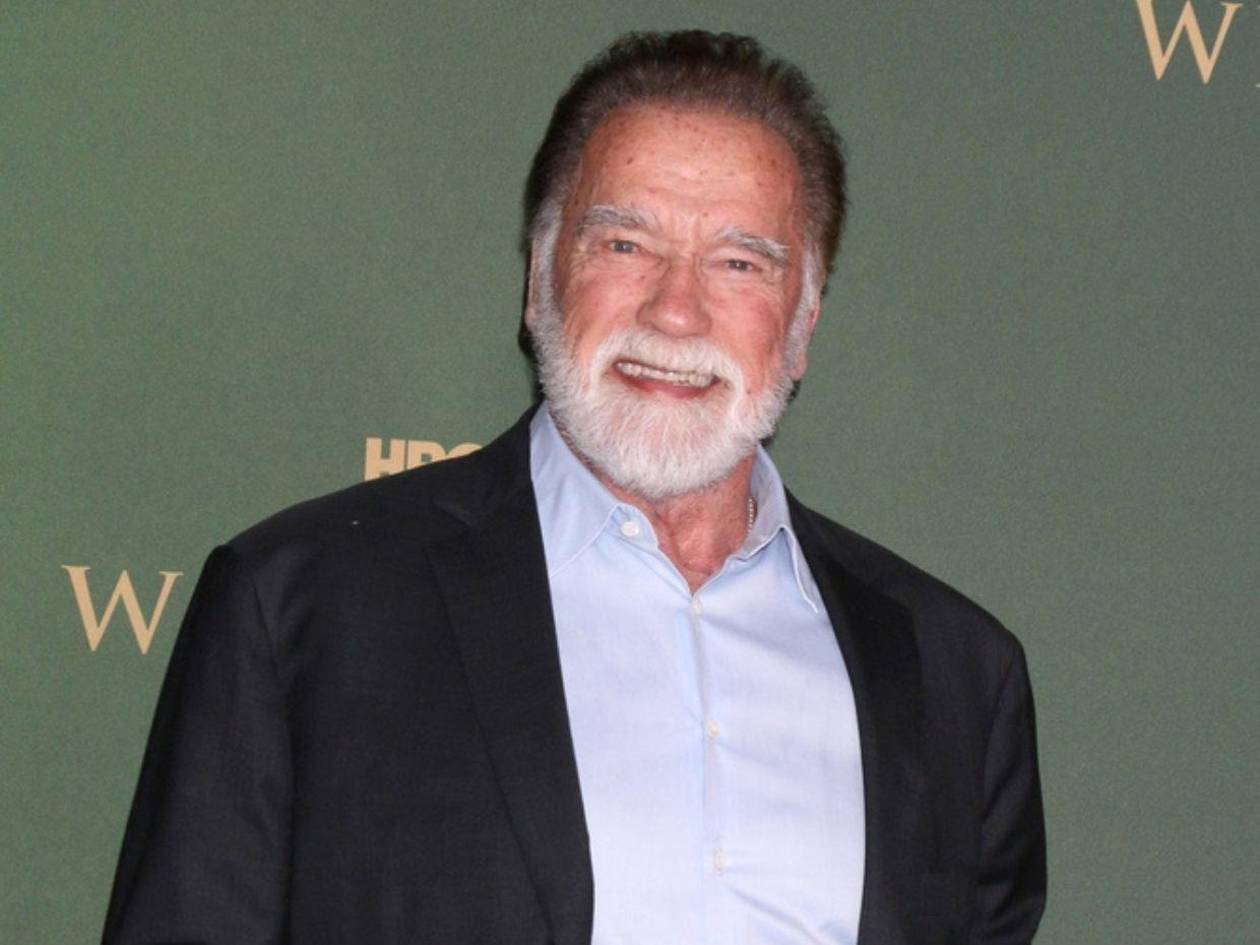 Schwarzenegger hace sonreír al papa León XIV al calificarle de héroe ambientalista