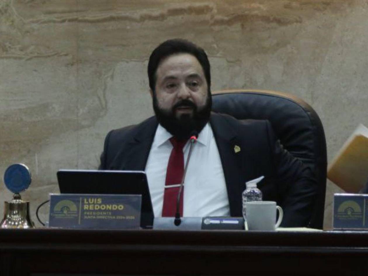 Luis Redondo envía mensaje hostil contra la prensa hondureña de cara a las elecciones
